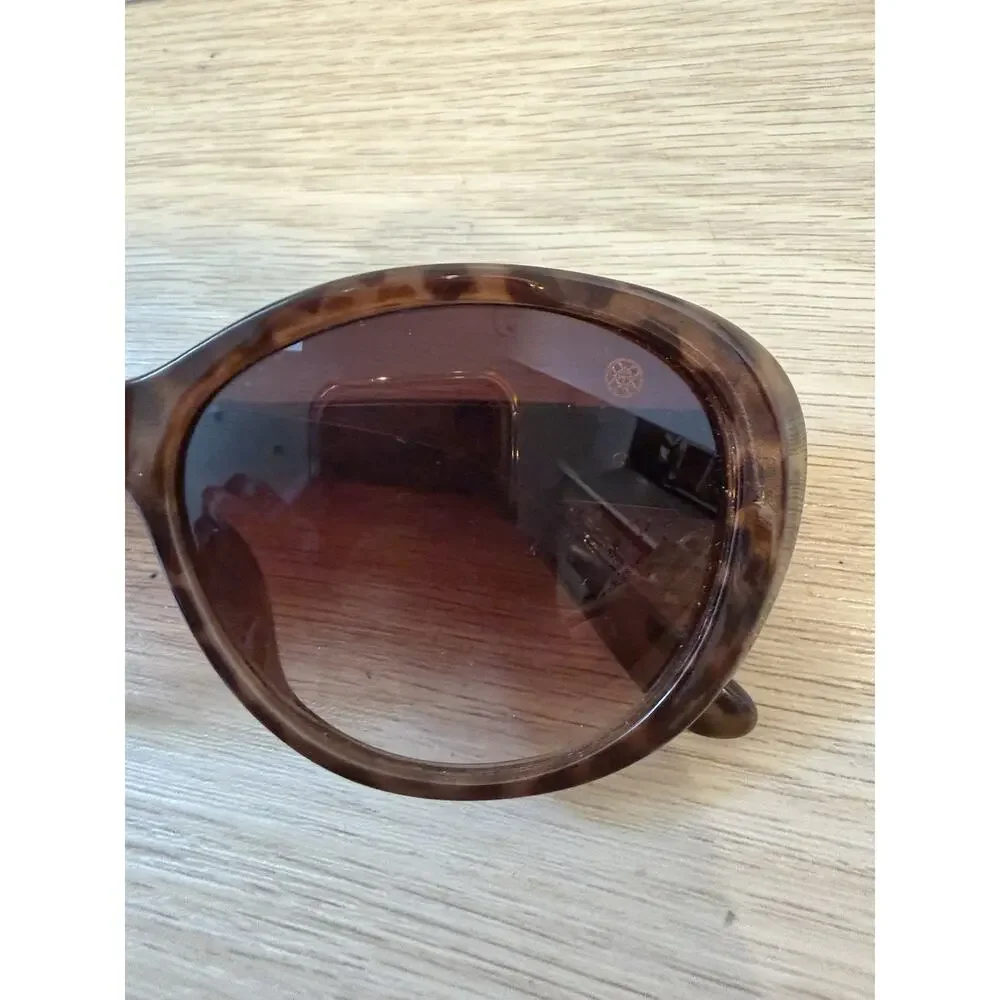 Nicole Miller product pair